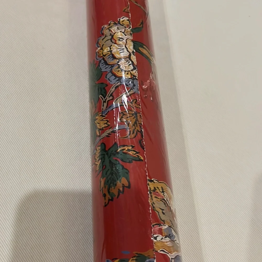 Thibaut wallpaper. Pattern T2610 run 6. New.